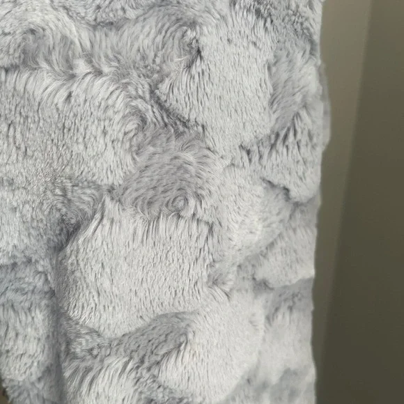 SADIE & SAGE ladies vest. Bag 12 - Picture 4 of 7